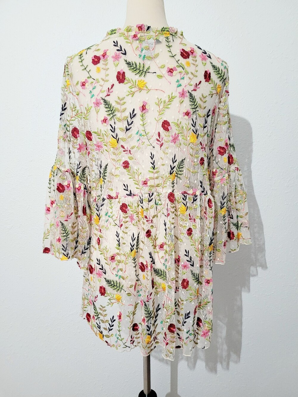 John Mark Size Large Embroidered Floral Sheer Tunic Boho Tassel Tie Bell Sleeve - Picture 6 of 12